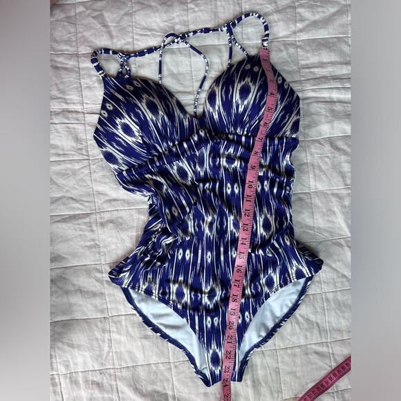 Athleta Vibrant Blue & White Amalfi Ikat Print One Piece Swimsuit - Medium - Picture 9 of 13